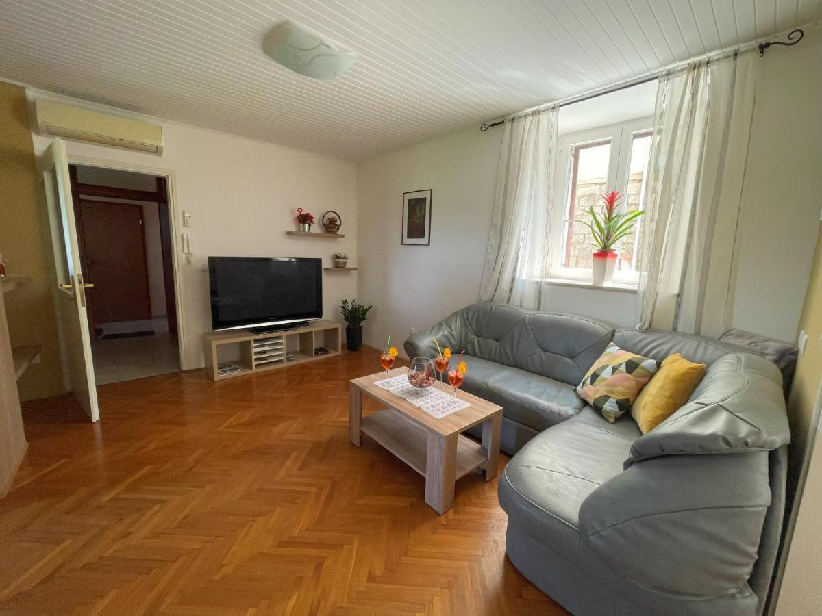 Apartment Kastel Пазин Экстерьер фото